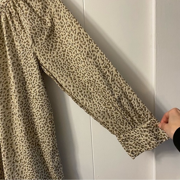 TUCKERNUCK Brannen Light Leopard Blouse Cotton Button Long Sleeve Print Pattern - Picture 14 of 15